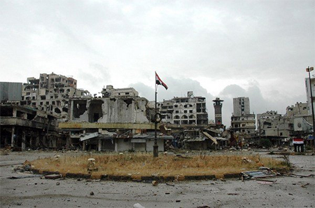 Miles de sirios vuelven a sus casas en Homs